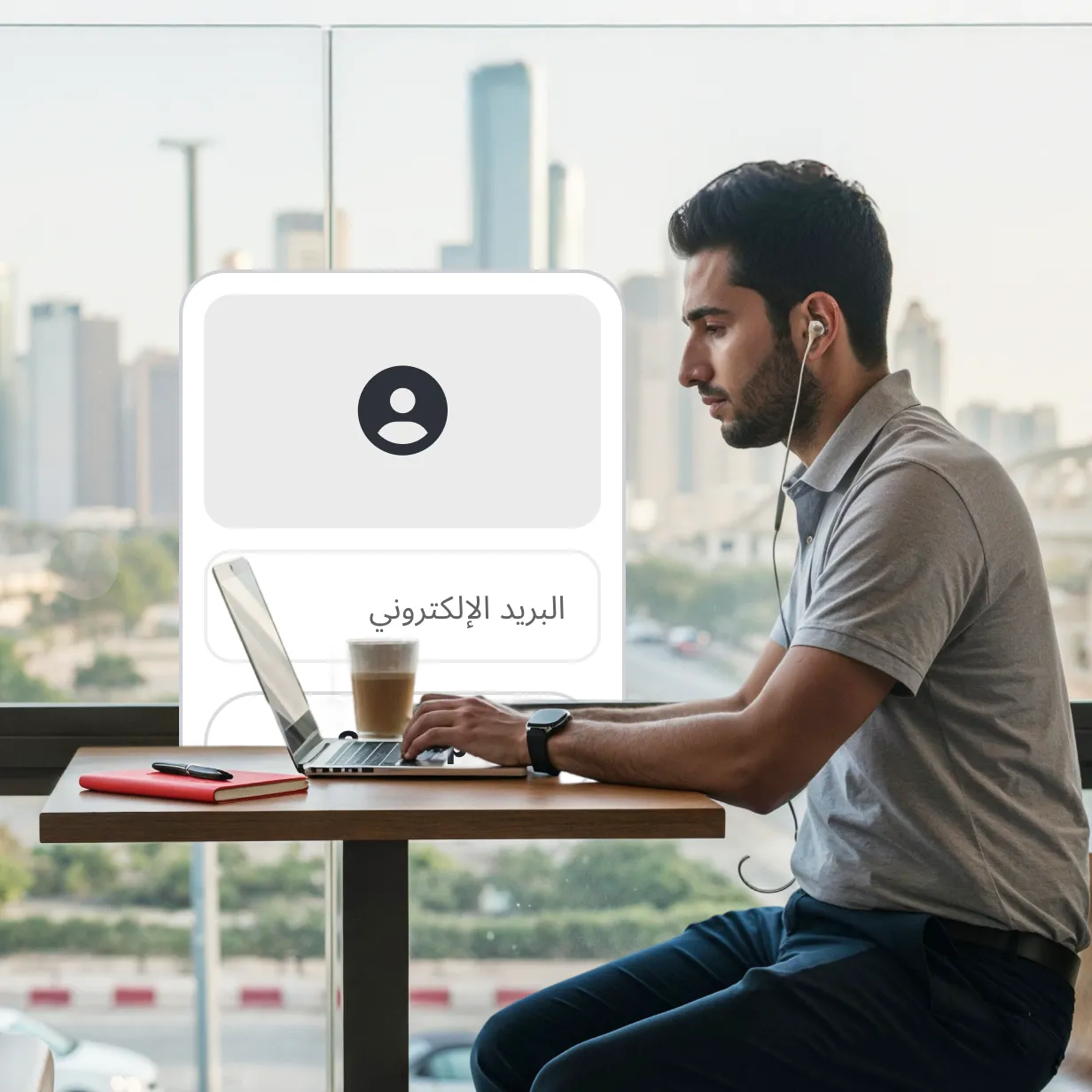 رجل يقوم بالتسجيل للحصول على حساب deriv على جهاز كمبيوتر محمول، ويعرض نموذج إدخال بسيط للبريد الإلكتروني وكلمة المرور